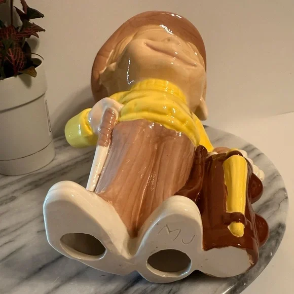 Vintage Golfer With Bag & Club 10” Ceramic Brown Hat Yellow Sweater No Chips - Picture 3 of 10